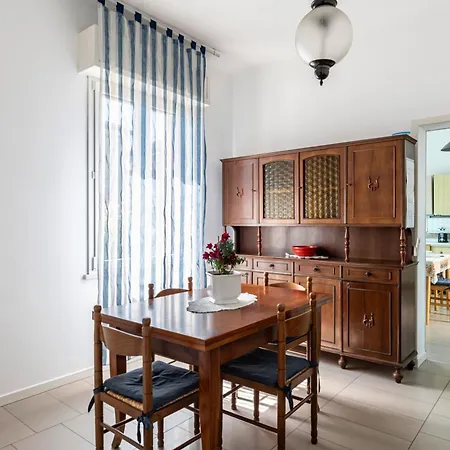 Guesthost - Casa Flaminia Apartment Pesaro