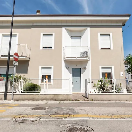 Guesthost - Casa Flaminia * Pesaro