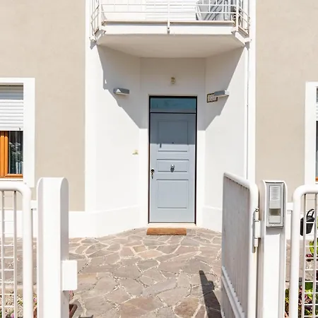 Guesthost - Casa Flaminia Apartment