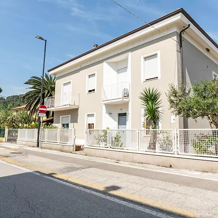 Apartment Guesthost - Casa Flaminia