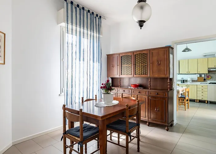 Guesthost - Casa Flaminia Apartment Pesaro