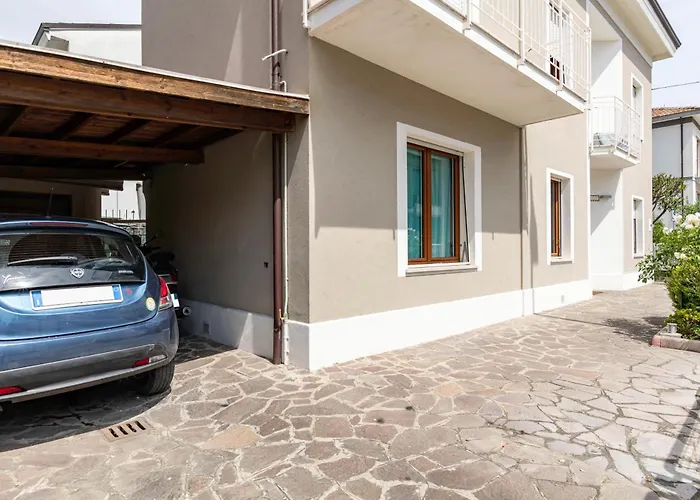 Guesthost - Casa Flaminia Pesaro