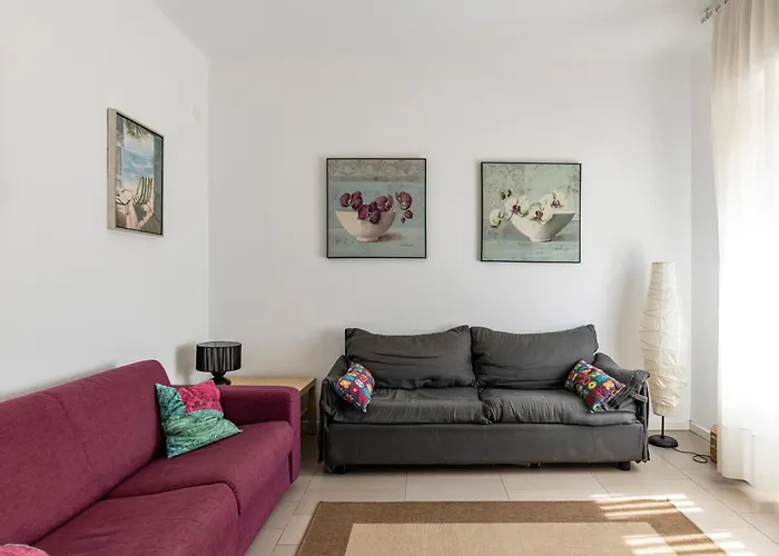 Guesthost - Casa Flaminia Pesaro